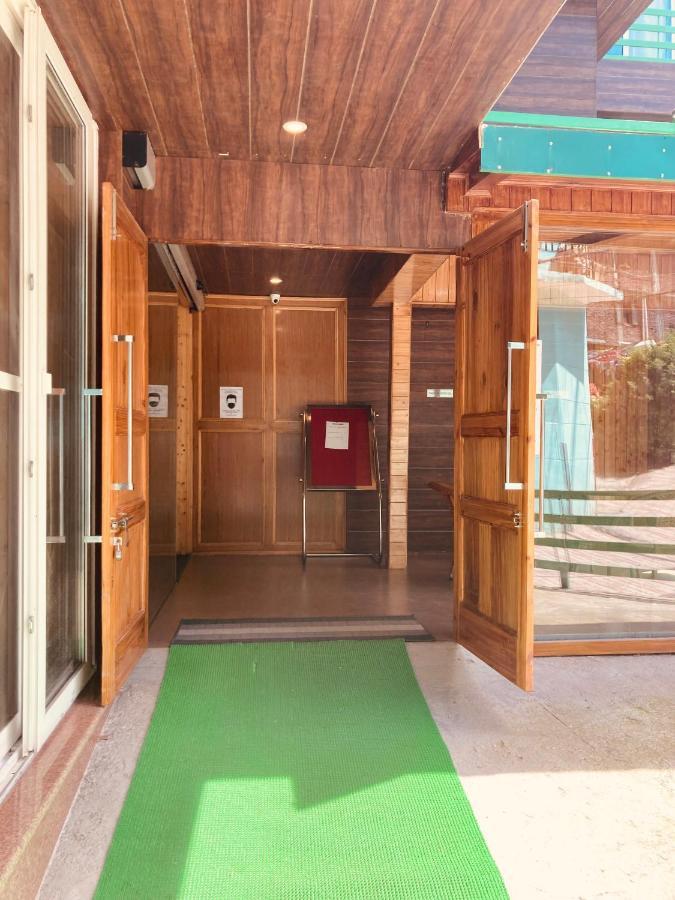 Vista Hill Resort- Centrally Heated & Air Cooled Resort, Manali Екстер'єр фото