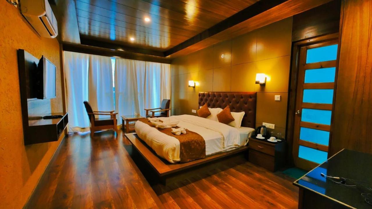 Vista Hill Resort- Centrally Heated & Air Cooled Resort, Manali Екстер'єр фото